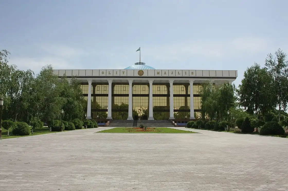 Постановление Кабмина № 576: вместо районных отделов Пенсионного фонда — компактные офисы, пилот до конца 2026 года, по стране — с 2027-го
